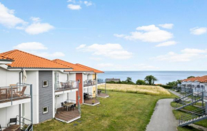 Søpark Lejl, 4, Gudhjem